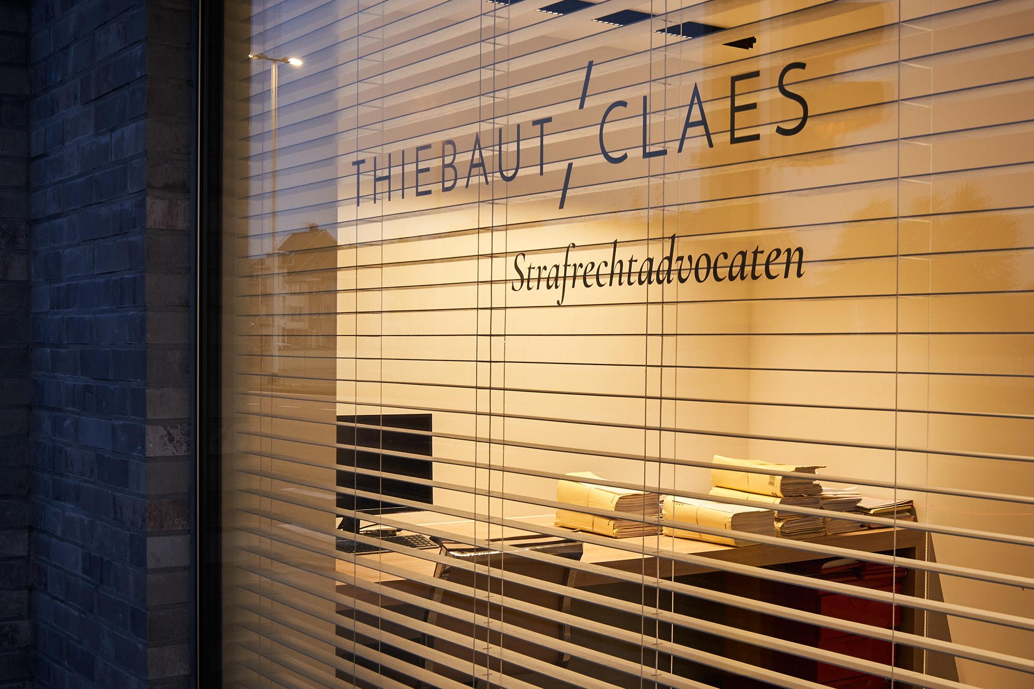 Thiebaut Claes advocaten kantoorraam